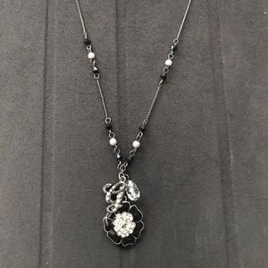 GUESS Black Flower Pendant Necklace